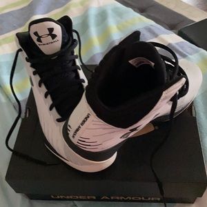 Selling perfect Sneakers